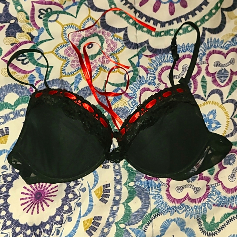 Intimace] black lace bra with ribbon sz 34A.